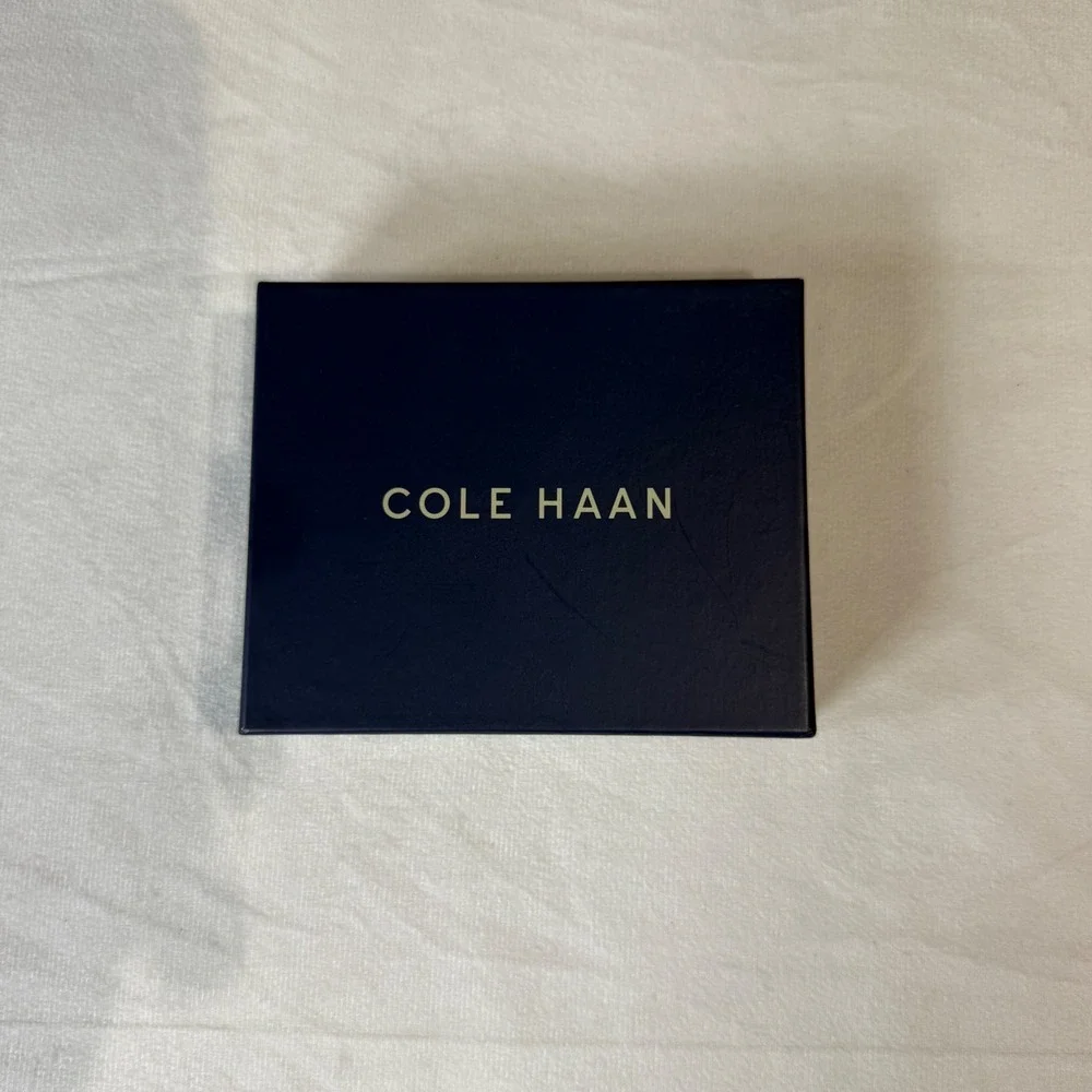 Cole Haan Mens‎ Leather Bifold Wallet Tan Card Holder Classic Business Style